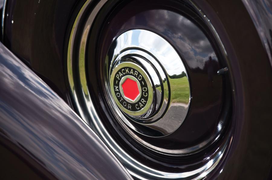  Packard One Twenty Touring Sedan 1936 года  (фото 14 из 23)